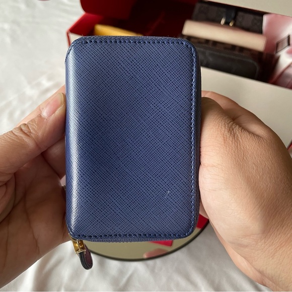 Salvatore Ferragamo zippy wallet - Picture 10 of 16